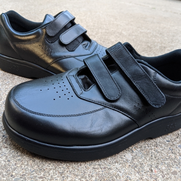 mens leather velcro shoes